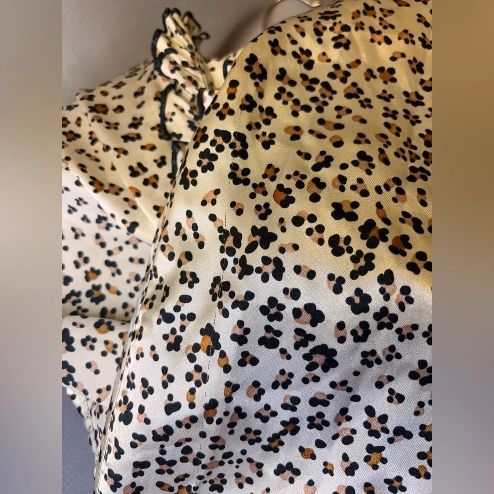 Cinema Exoile Vintage Leopard Print Ruffled Neckline Robe Size XL
